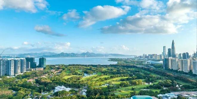 半岛APP绿景白石洲璟庭设置了健身房、会所、练瑜伽场合、书吧游乐场(图8)