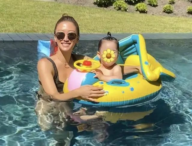 半岛官网谢婷婷42岁再孕大女儿生父成谜谢贤谢霆锋家属添新丁！(图8)