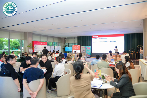 半岛体育“好屋子 好装修”2025年长沙市粉饰装修政策公益宣讲暨观赏榜样房征集启(图2)