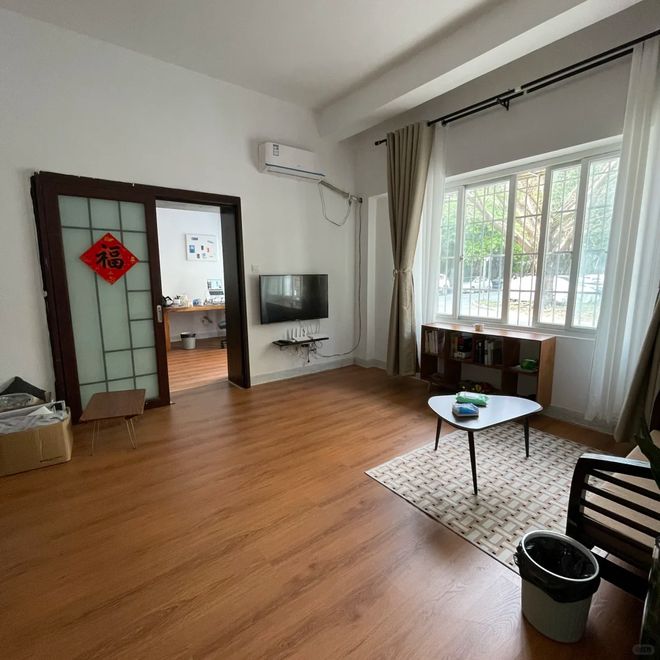 半岛APP广东一名孝敬女花3万元把车库改成住房装修睦给婆婆住但网友看后却“炸锅”(图5)