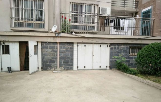 半岛APP广东一名孝敬女花3万元把车库改成住房装修睦给婆婆住但网友看后却“炸锅”(图2)