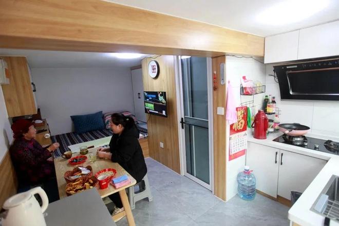 半岛APP广东一名孝敬女花3万元把车库改成住房装修睦给婆婆住但网友看后却“炸锅”(图3)