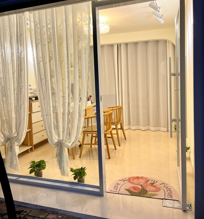 半岛APP广东一名孝敬女花3万元把车库改成住房装修睦给婆婆住但网友看后却“炸锅”(图9)